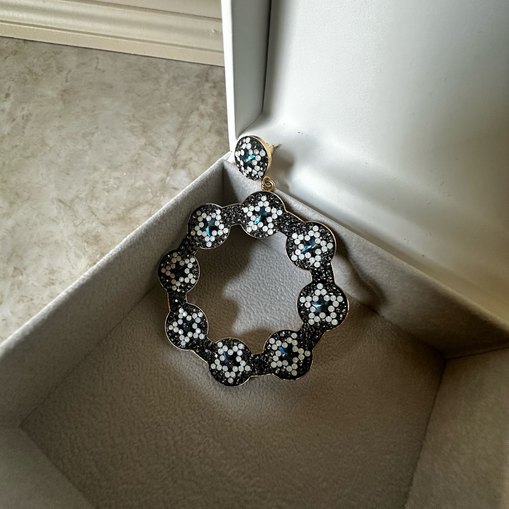 Soru Hoop Earrings View 3